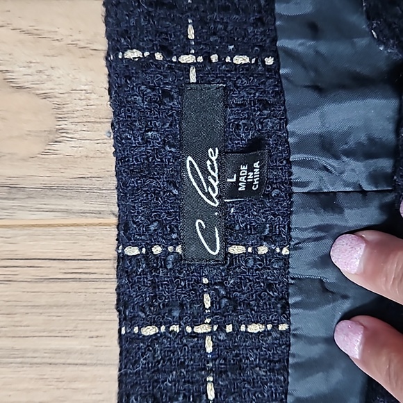 ❄C. Luce Tweed Black & Metallic Shorts - Picture 3 of 10